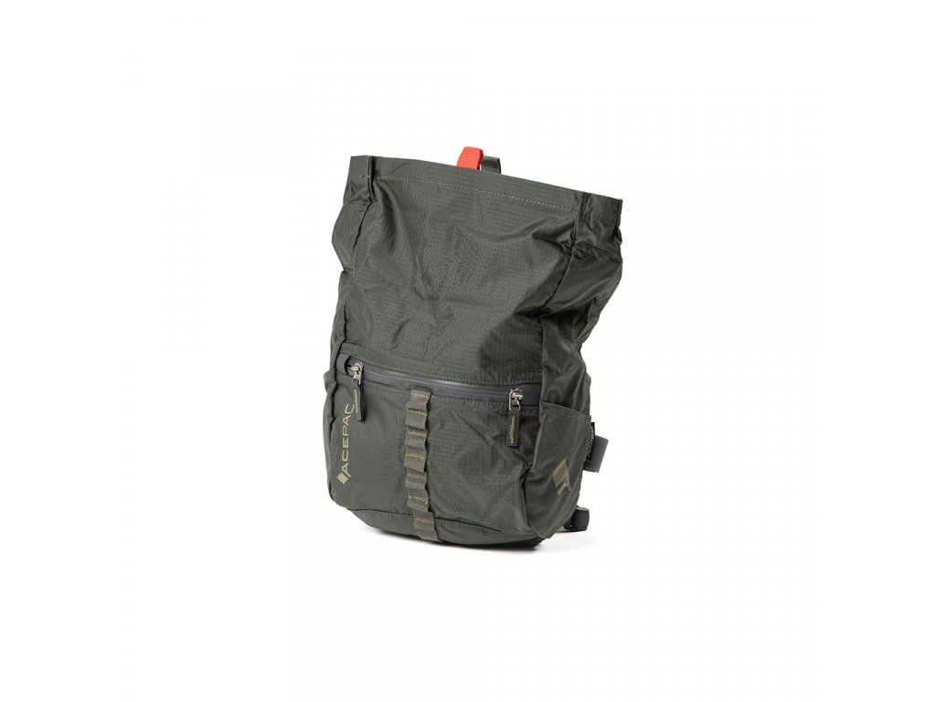 Detail přední kapsy, zipu a popruhů Acepac Bar Bag MKIII