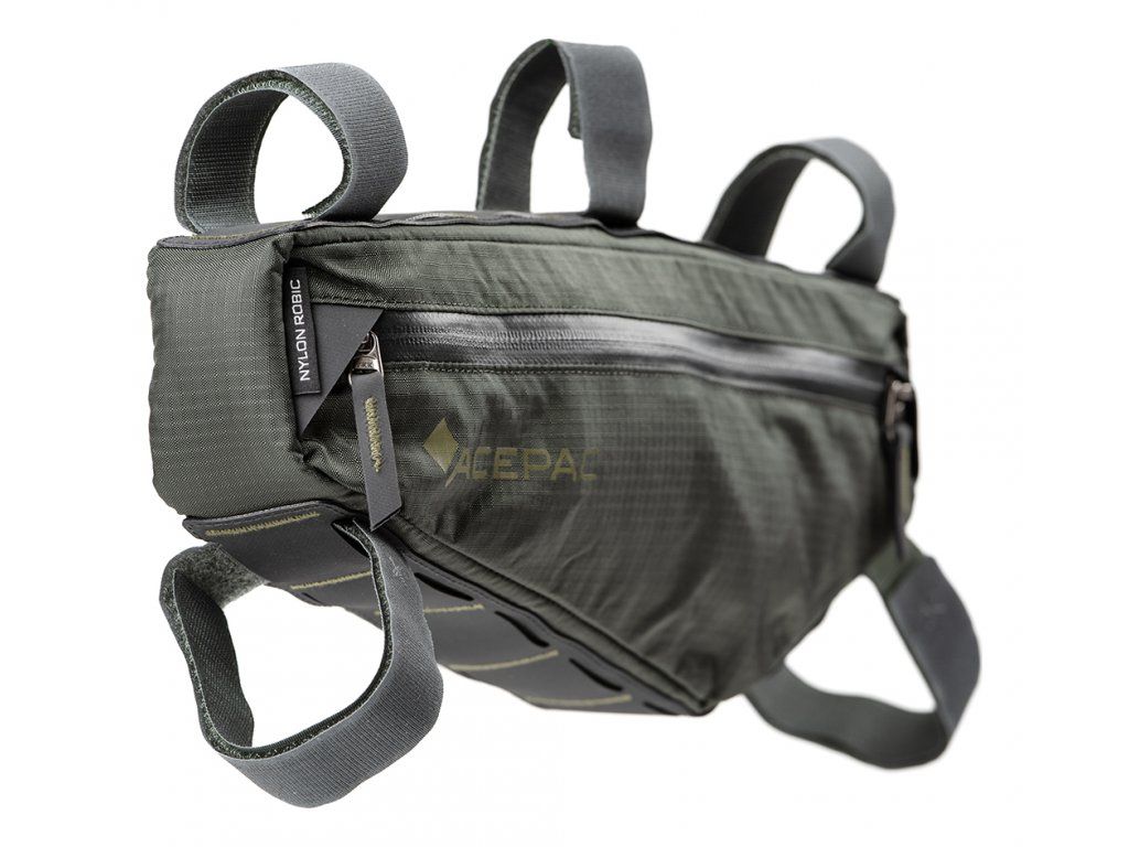 Detail Acepac Triangle Frame Bag MKIII s YKK zipem a upevňovacími popruhy