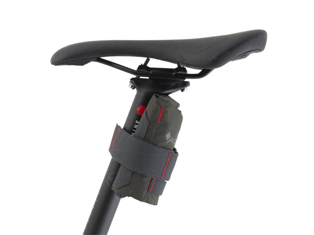 Acepac Tool Wallet MKII upevněný na sedlové trubce kola