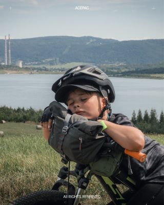 Bike to Adventure… nebo taky Bike to Nap. 😄 Když tě unaví hledání ideálního trailu, nezbývá než složit hlavu… třeba rovnou...