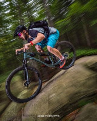 Flite 15 je spolehlivý batoh, který se přizpůsobí tobě, ne ty jemu. Pojme vše od hydrovaku, bundy až po tools, přitom díky...