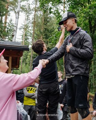 Vlčka Race 2025 🏁 Minulý víkend proběhl 13. ročník našeho oblíbeného závodu ve Vlčka Bikeparku v Trutnově a my u toho...
