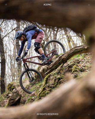 Rána už nejsou jako v červenci. Na trail jedeš v mikině, odpoledne to svlíkneš, a večer jsi rád, že máš bundu po ruce. No...